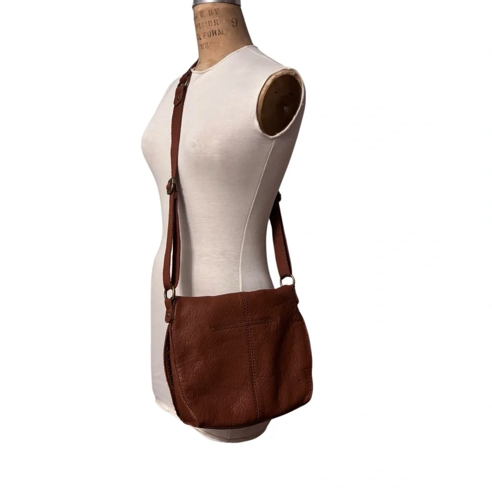 The Sak Brown Leather Crossbody Shoulder Bag Beautiful Cognac Pebbled Leather - Picture 2 of 15
